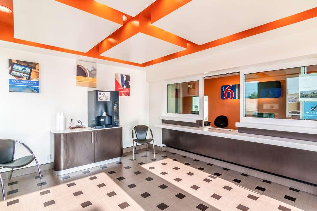 Motel 6 เบลการ์เดนส์ ภายใน รูปภาพ