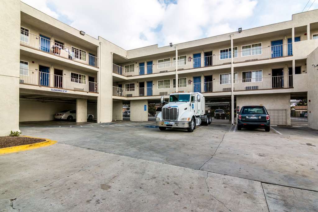 Motel 6 เบลการ์เดนส์ ภายนอก รูปภาพ
