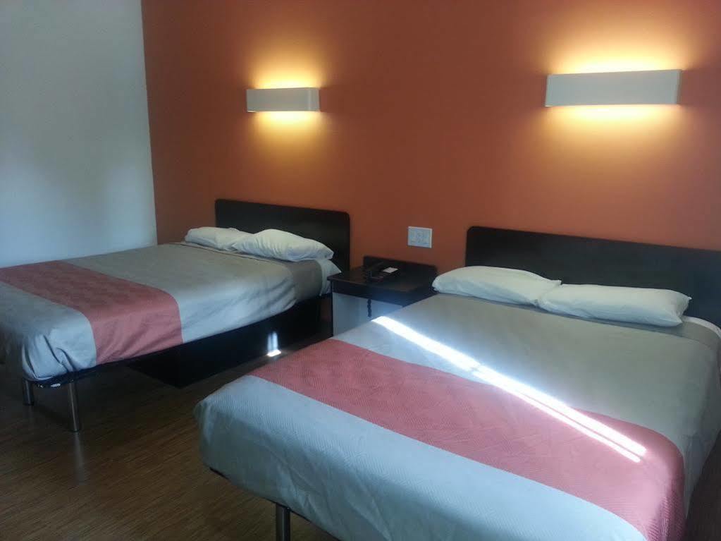 Motel 6 เบลการ์เดนส์ ภายนอก รูปภาพ